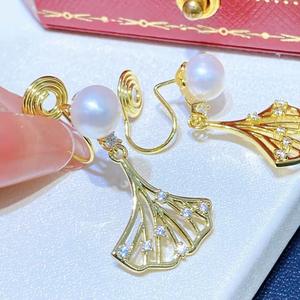 Boucles d'oreilles pendantes en perles d'eau douce avec double élément feuille d'érable, nouveau modèle sans trou d'oreille, clip d'oreille tendance, bijoux - Product Image 1