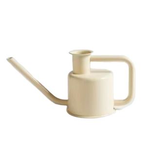 Regadera de Metal Color Crema Elegante con Boquilla Larga para el Cuidado de Plantas de Interior y Exterior, Herramienta de Jardín Estilosa y Duradera - Product Image 1