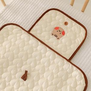 Nouveau Style pratique <span class=keywords><strong>voyage</strong></span> étanche bébé couche tapis <span class=keywords><strong>matelas</strong></span> <span class=keywords><strong>à</strong></span> <span class=keywords><strong>langer</strong></span> pour bébé multifonction changeur <span class=keywords><strong>de</strong></span> couches coussin <span class=keywords><strong>matelas</strong></span> - Product Image 3
