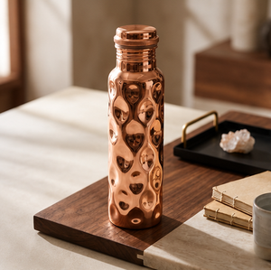 Botella de Agua de Cobre Puro Martillado, Diseño de Textura Vertical, Hecha a Mano, Ayurvédica, a Prueba de Fugas, con Tapa de Rosca, Reutilizable, Ecológica - Product Image 6