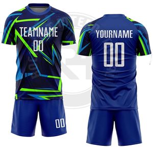 Ensemble d'uniformes de football personnalisés pour équipe, maillot et short durables et à séchage rapide pour les entraînements, les matchs et les tournois - Product Image 2