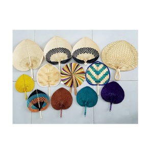 Abanico de mano de bambú hecho a mano sostenible vintage, abanico de hojas de palma colorido, producto vietnamita Ecológico Tradicional - Product Image 2