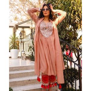 Ensemble haut-pantalon et dupatta en mousseline de soie fait main, coupe trapèze, pour soirée, avec broderie de fils et de miroirs véritables, taille XL - Product Image 6