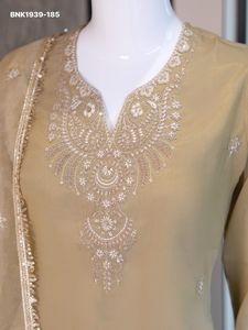 Conjunto de Kurti Corto de Calidad Premium con Bordado Cosmos y Dupatta a juego con Plazzo - Proveedor Indio a Precio Mayorista - Product Image 4