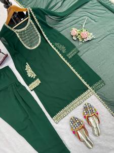 Suministro al por mayor: Conjunto de traje Patiala con top de crepé natural de diseño elaborado para mujer, ideal para bodas y festivales, disponible al por mayor. - Product Image 4