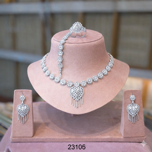 Nouveauté MOLL JEWELLERS : Parure florale tendance indienne plaquée or 24 carats avec micro-incrustations de zircon (0,3 mm) – Collier et boucles d'oreilles pour femme, idéale pour mariage - Product Image 1