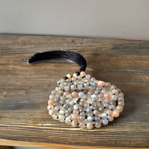 Collar de cuentas Mala 108 hecho a mano estilo clásico labradorita y piedra lunar piedras preciosas hinduismo regalo religioso de artista indio - Product Image 1