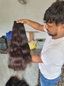 Trama de cabello ondulado negro indio Cabello ondulado suave y sedoso para trenzar Público objetivo Cabello ondulado indio Cabello de extremo completo - Product Image 4