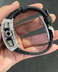 Reloj de Pulsera para Hombre Hecho a Mano con Esfera Blanca Semi-Engastada con Diamantes Moissanite VVS y Cristal Personalizado - Product Image 3