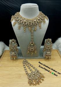 Parure de bijoux de luxe vintage en alliage plaqué rhodium avec strass en cristal : collier ras-du-cou, boucles d'oreilles, Maang Tikka, bague et bracelet – Nouveauté, idéal pour un cadeau - Product Image 2