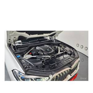 BMW X6 M50i 2022, conduite à gauche, boîte automatique, caméra de recul, 68 945 km - Product Image 5