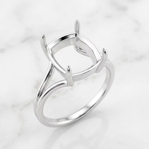 Anillo de compromiso de plata de ley 925 con engaste alargado tipo cojín de 9x7mm y 4 puntas, con vástago dividido, semimontura para piedra preciosa suelta - Product Image 1