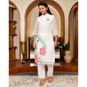 Ensemble de kurta en mousseline de soie Lily White décontracté, taille XS, avec manches trois-quarts - Product Image 5