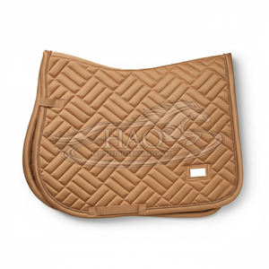 Tapis de selle pour cheval haute performance avec doublure en maille, effet rafraîchissant, rembourrage léger et personnalisation pour les équipes - Product Image 5