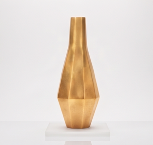 Vase à fleurs moderne en métal doré, centre de table géométrique à facettes de luxe, récipient décoratif pour la décoration de la maison et des hôtels, vente en gros - Product Image 1