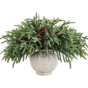 24 Alberi Artificiali di Pino Norfolk da 18 Pollici con Bacche Rosse, Steli Verdi Natalizi e Decorazioni di Pigne - Product Image 2