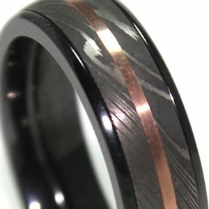 Bague de mariage islamique classique en acier Damas, faite à la main, de haute qualité à bas prix, en vente - Product Image 3