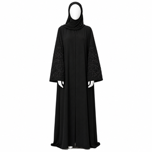 Elegante Abaya Negra |   Vestido largo musulmán modesto de tela Nida con intrincado bordado floral a mano, elegante vestimenta islámica. - Product Image 1