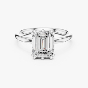 Anillo de Compromiso de Oro Amarillo de 9K con Diamante Cultivado en Laboratorio de Corte Ovalado de 2.08CT y Tres Piedras Laterales Redondas, Venta al Por Mayor - Product Image 3