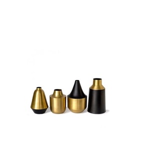 Premium Iron <b>Flower</b> Vase For Modern Interior Decoration And Sophisticated Table Centerpiece <b>Display</b> - Product Image 1