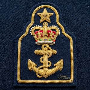 Écusson de grade brodé à la main en fil de bullion, style marine, avec ancre dorée et 3 étoiles, service personnalisé pour uniforme de mode maritime - Product Image 3