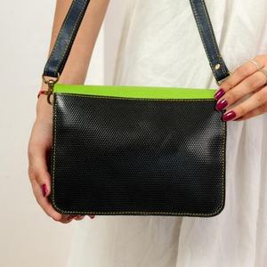 Bolso cruzado de estadio de cuero genuino a la moda para mujer, diseño de girasol intrincado, cremallera transparente de verano Vintage para Otoño/Invierno - Product Image 4