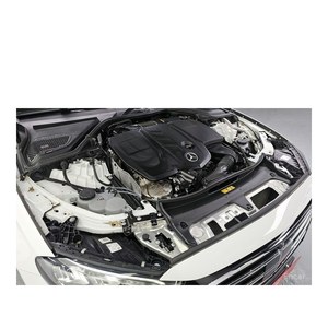 Mercedes-Benz Clase E E220d 4MATIC Exclusive 2025/8, 45,406 km, Diésel, Automático, Volante a la Izquierda, Cámara Trasera - Product Image 5