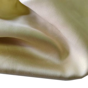 Tela de Sarga Satinada 100% Lyocell Ecológica, Transpirable, Tipo Algodón 60s, para Vestidos de Niña, Camisas de Niño, Pijamas y Ropa de Bebé - Product Image 3