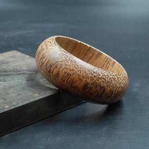 Bracelet en bois fait main écologique pour femmes, couleur bois naturel, personnalisable, à suspendre au mur, cadeau de mariage, fabriqué en Inde - Product Image 5