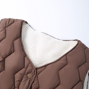 Gilet matelassé en laine imperméable et respirant – Gilet sans manches matelassé épais et doux avec boutons pour femmes et adolescentes au quotidien - Product Image 3
