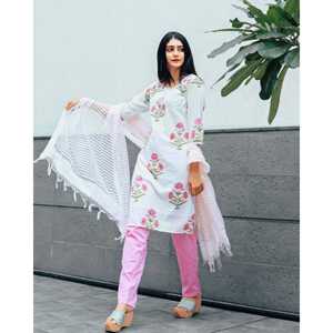 Conjunto de Traje de Gasa Rosa con Estampado a Mano, Talla XS, Blusa de Manga Tres Cuartos - Product Image 4