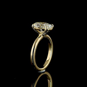 Bague de fiançailles classique personnalisée en moissanite ovale certifiée IGI 3 carats, solitaire en or jaune 14K, fabricant de bagues de mariée - Product Image 4