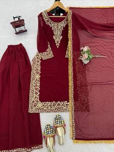 Ensemble Sharara Dupatta en Faux Georgette avec broderie complexe en sequins - Product Image 6