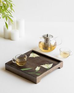 Plateau carré en bois peint à la main avec motif floral, plateau de service en bois de manguier de qualité supérieure, artisanat élégant et décoratif, prix réduit pour les achats en gros - Product Image 1