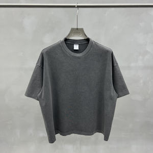 T-shirt personnalisé à manches longues et col rond pour homme, imprimé numériquement, motif quadrillé rouge et noir, en polyester/coton, délavé à l'acide, respirant et écologique - Product Image 5