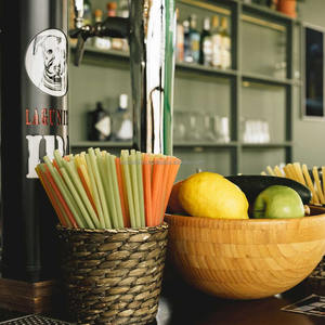 Pailles en paille de riz conçues pour les applications de restauration, offrant un goût neutre et une performance de boisson stable - Product Image 4