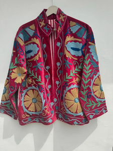 Veste Suzani en velours d'hiver pour femme faite à la main avec broderie florale Manteau tricoté coupe-vent - Product Image 2