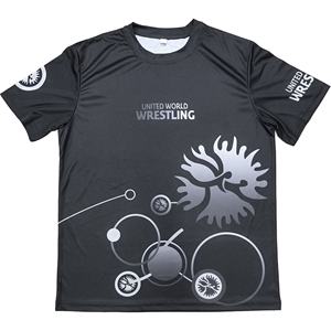 Camiseta y pantalones cortos modernos para el verano, tela suave, corte relajado, perfectos para mantenerse fresco y con estilo todos los días. - Product Image 3