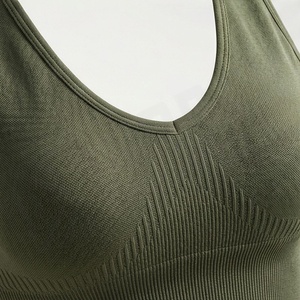 ชุดโยคะไซส์ใหญ่สำหรับผู้หญิง ชุดออกกำลังกายสองชิ้น ผ้าไร้ตะเข็บ ยืดหยุ่นสูง กางเกงเลกกิ้งเอวสูง เสื้อชั้นในแบบ Racerback ชุดออกกำลังกาย - Product Image 4