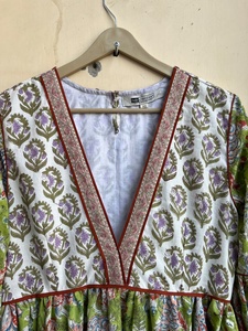 เดรสยาวแม็กซี่ผ้าฝ้ายพิมพ์ลายดอกหลากสีขายดีปี 2026 ชุดลำลองแบบดั้งเดิม คอวี แขนยาว สไตล์โบโฮ - Product Image 2