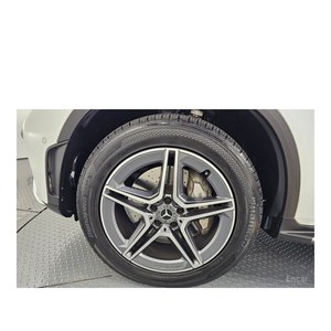 Mercedes-Benz GLC-Class GLC300e 4MATIC Coupé 2023, 38,889 km, Caja de Cambios Automática, Asientos de Cuero, Volante a la Izquierda, Cámara Trasera - Product Image 5