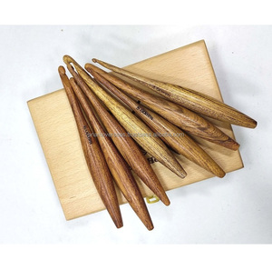 Agujas de ganchillo de madera hechas a mano deslizamiento suave para manualidades de hilo - Product Image 3