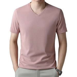 เสื้อยืดคอตตอนย้อมสีพื้นสำหรับผู้ชาย เนื้อผ้านุ่ม ระบายอากาศดี คอกลม สวมใส่สบาย เหมาะสำหรับชีวิตประจำวันและสตรีทแวร์ทันสมัย - Product Image 1