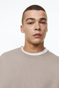 High Quality Men's Embroidered 100% <b>Polyester</b> Loose Fit Winter Sweatshirt-Custom OEM Service Wholesale Fashion Clothing - Product Image 4