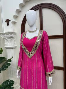 Conjunto de traje Anarkali de seda rosa para mujer con bordado de espejo, pantalones Palazzo de corte holgado, ropa india para bodas - Product Image 2