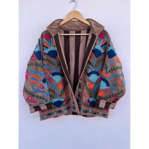 Suzani แจ็กเก็ตถักผ้าฝ้ายงานปักทำด้วยมือเสื้อโค้ทสไตล์โบฮีเมียนเปิดด้านหน้าของขวัญฤดูใบไม้ร่วงสำหรับเสื้อนอกกันฝุ่นของเธอ - Product Image 2