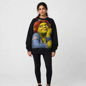 เสื้อสเวตเชิ้ตผ้าเจอร์ซีย์คอกลมสีดำพิมพ์ลายตัวอักษร Fiona สไตล์ลำลองทรงโอเวอร์ไซส์ น้ำหนักเบา สำหรับผู้หญิงไซส์พลัส ผ้าฝ้าย ใส่ได้ในฤดูร้อน - Product Image 4