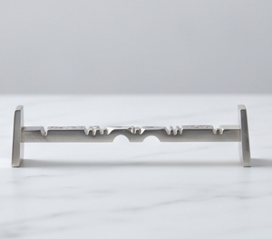 Reposacucharas Decorativo de Metal Plateado, Soporte para Cubiertos en Forma de Puente, Perfecto para Mesa de Cocina, Uso como Clip para Ollas - Product Image 3