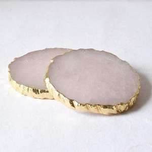 Posavasos artesanales de gemas en rodajas hechos de cuarzo rosa, ideales para decoración del hogar, disponibles en tamaño de 4 pulgadas. - Product Image 5