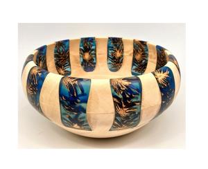 Bol à salade en bois d'acacia de haute qualité sans BPA avec base en bois artisanale et détails en résine artistique – Luxe et écologique - Product Image 4